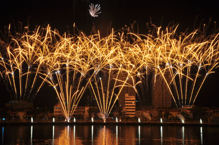 Inauguran concurso de fuegos artificiales en Da Nang